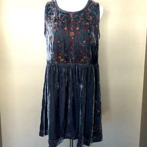 Umgee Tunic Top/Dress Gray Velvet Embroidered